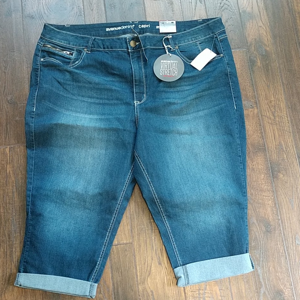 Avenue Denim Virtual Stretch Capri 26